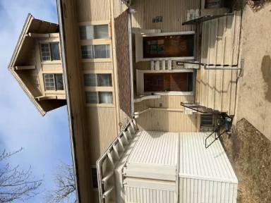 Main picture of 120 1/2 Harrison St