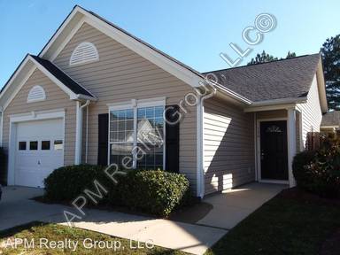 Main picture of 156 Ivy Square Dr