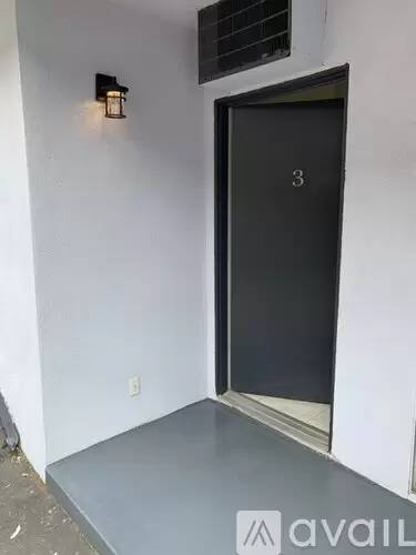 Main picture of 1137 N Formosa Ave