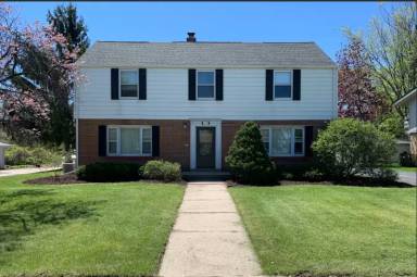 Main picture of 223 W Decorah Rd
