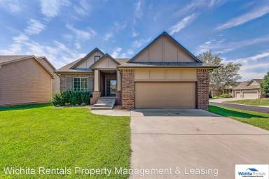 Main picture of 913 W Threewood Ct