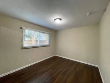 Main picture of 23370 Schoolcraft St
