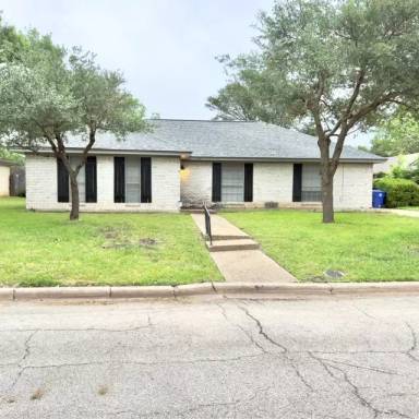 Main picture of 902 Old Bethany Rd