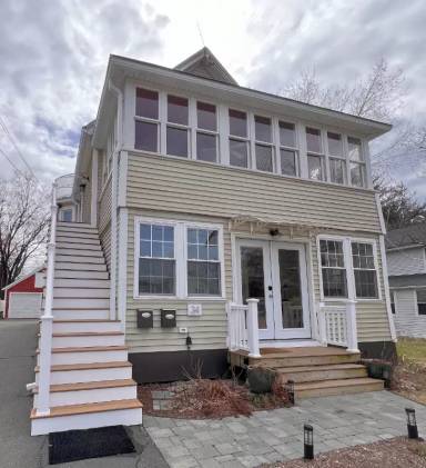 Main picture of 34 Briggs St