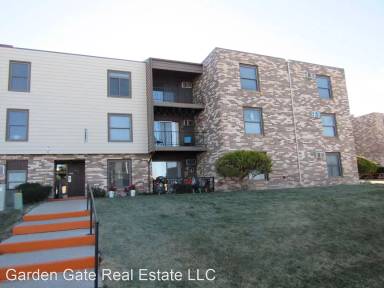 Main picture of 4500 S Poplar St