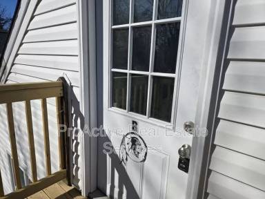 Main picture of 3625 S Warwick Cir