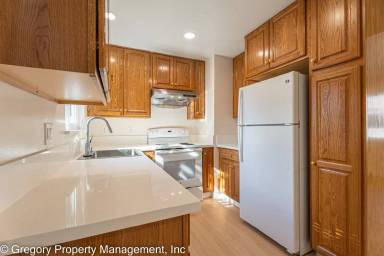 Main picture of 1238 Regent St