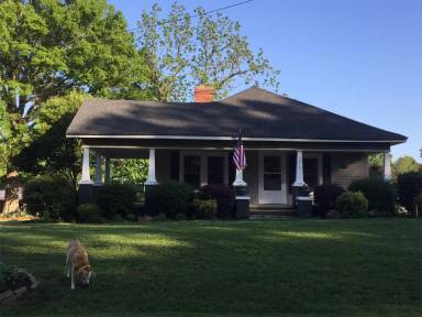 Main picture of 1319 N Main St