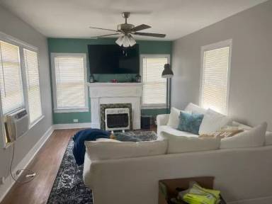 Main picture of 142 Avant Ave