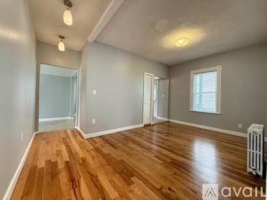 Main picture of 49 Wellington Ave