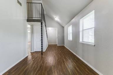 Main picture of 12129 Spring Branch Dr