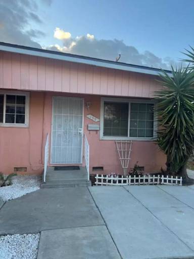 Main picture of 137-139 Santa Rita St