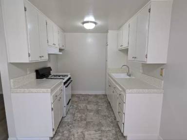 Main picture of 1135 W I St