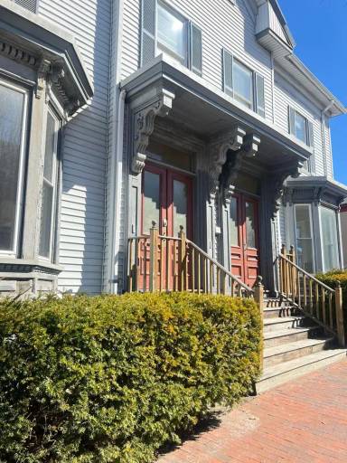Main picture of 819 Congress St