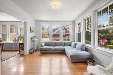 Main picture of 3915 Gosnold Ave