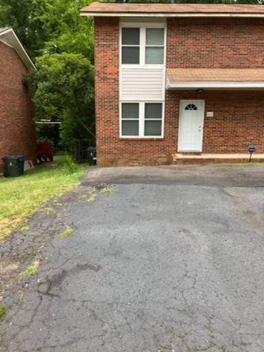 Main picture of 418 N Lucas St