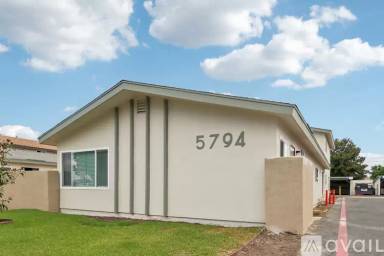 Main picture of 5792 Rostrata Ave