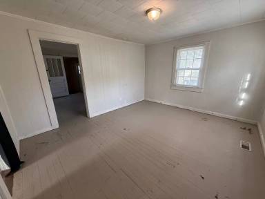 Main picture of 2200 Main St