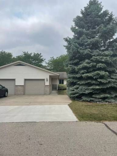 Main picture of 2413 Morning Dawn Dr