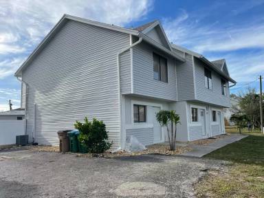 Main picture of 4302 Southeast 5th Avenue