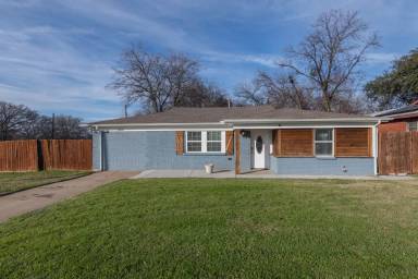 Main picture of 8608 Gibbs Dr