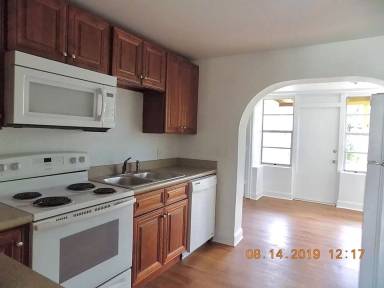 Main picture of 167 Center St