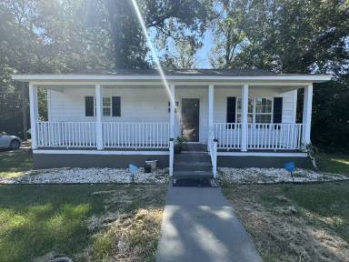 Main picture of 413 York St