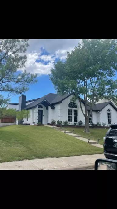 Main picture of 631 Primrose Ln