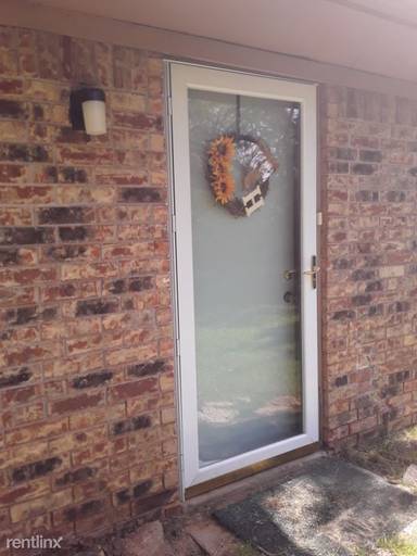 Main picture of 308 N Avenue E