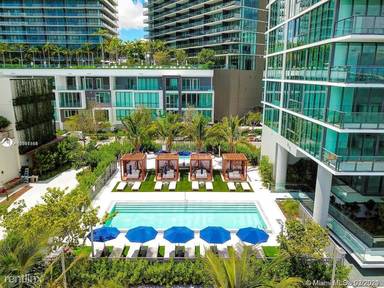 Main picture of One Paraiso Condo