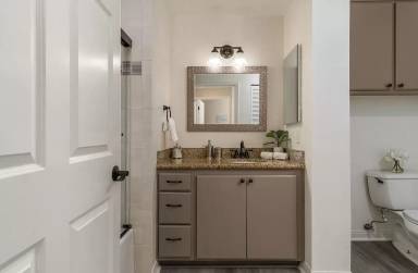 Main picture of 160 S Hudson Ave