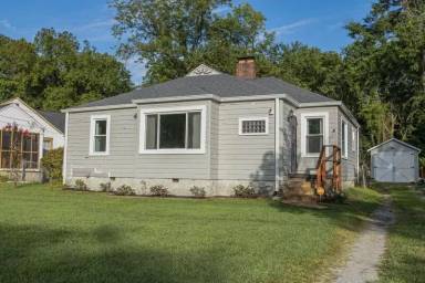 Main picture of 303 Shawnee Trl