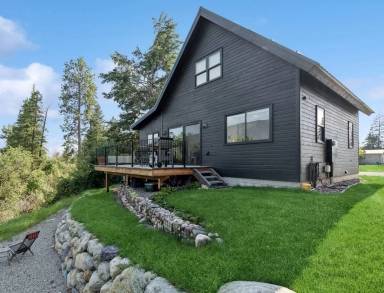 Main picture of 503 2nd Ave E