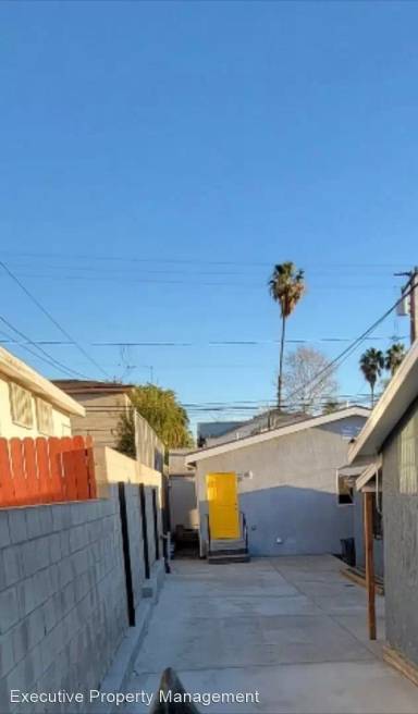 Main picture of 910 E Brett St