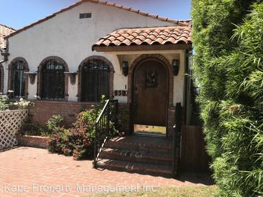 Main picture of 805 1/5 N Poinsettia Pl
