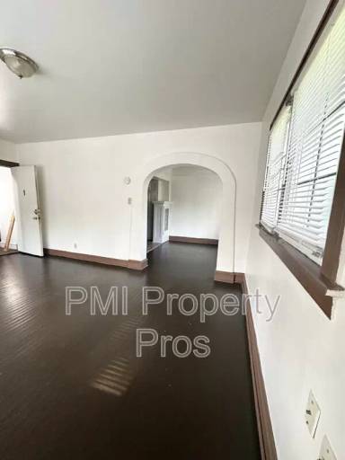 Main picture of 3765 N 13th St