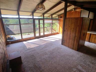 Main picture of 501 Ridge Ln NE