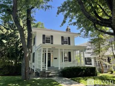 Main picture of 3809 Alton Pl NW
