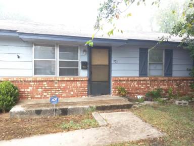 Main picture of 731 Arthur Dr