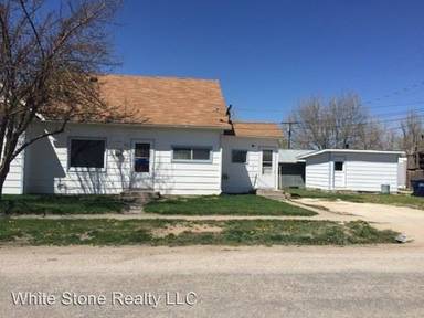 Main picture of 402 S 2nd St