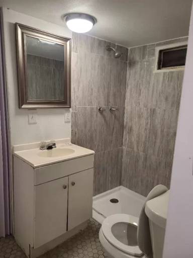Main picture of 545 N Chestnut Rd