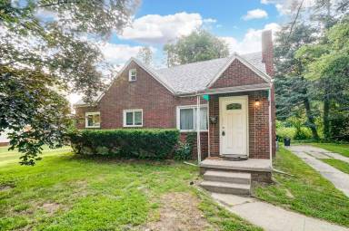 Main picture of 822 Searles Rd