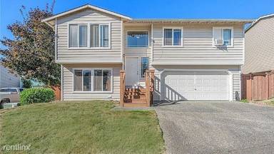 Main picture of 8403 9th St NE