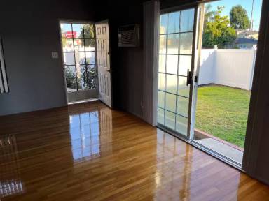 Main picture of 13753 Burbank Blvd