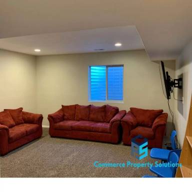 Main picture of 5508 N Chestnut St