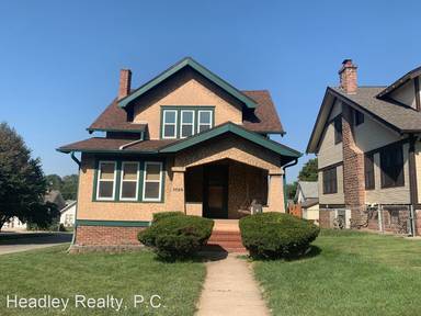 Main picture of 3026 S 33rd St