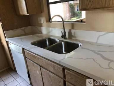 Main picture of 10303 Azuaga St