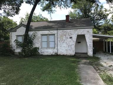Main picture of 105 Lake St