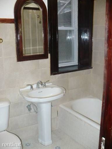 Main picture of 5551 N Spaulding Ave