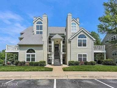 Main picture of 903 Hillside Lake Ter